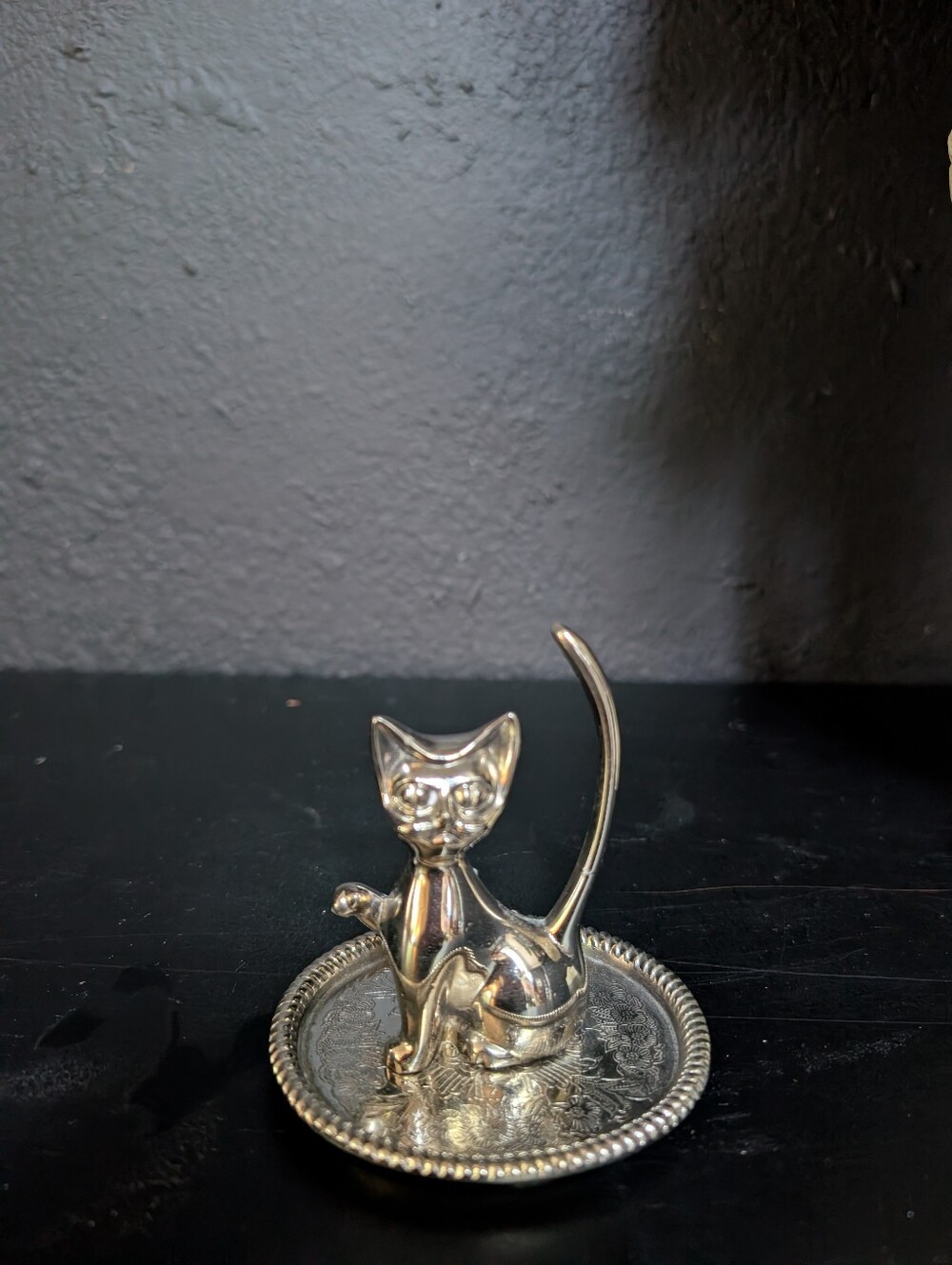 Vintage Silver Plated Cat Figurine, Metal Sculpture, Trinket / Ring holder 3.5